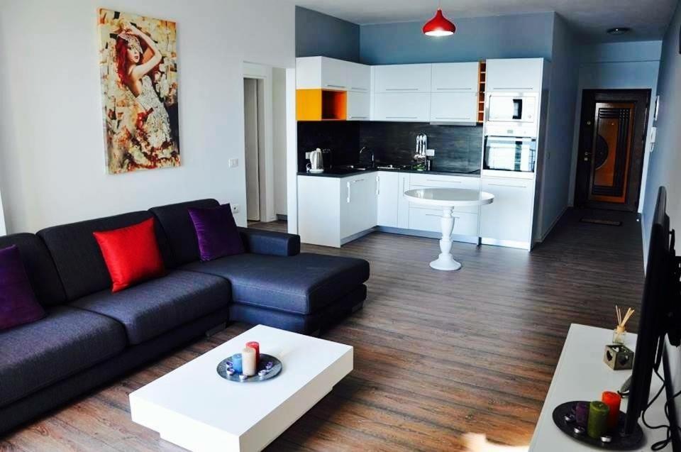 Hard Rock Apartments Sarandë Exteriör bild