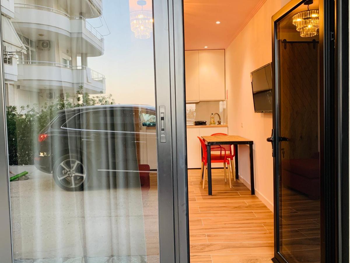 Hard Rock Apartments Sarandë Exteriör bild